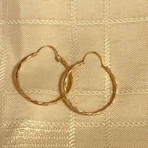10 karat gold hoop earrings